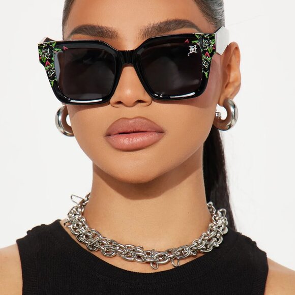 NEW 💀 Ed Hardy ❤️ Large Black Sunglasses Black Rose Floral - Picture 3 of 9